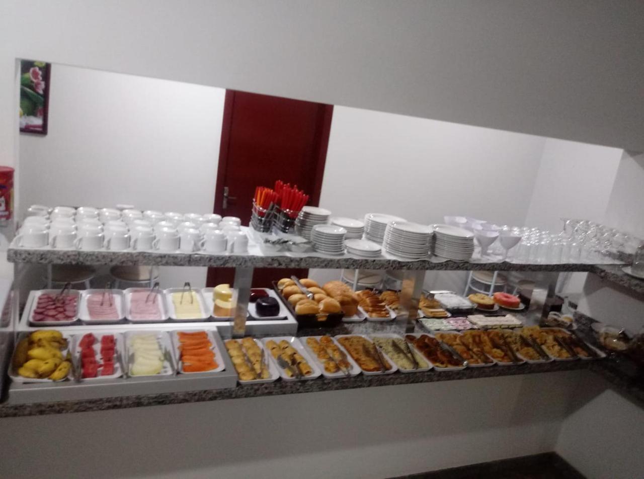 Giroto Hotel Realeza Экстерьер фото